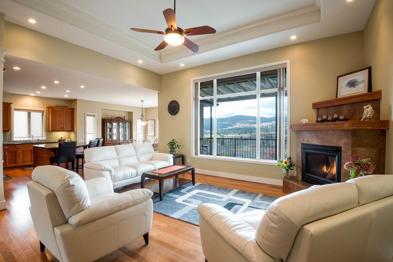 Adela's Bed&Breakfast West Kelowna Exteriör bild