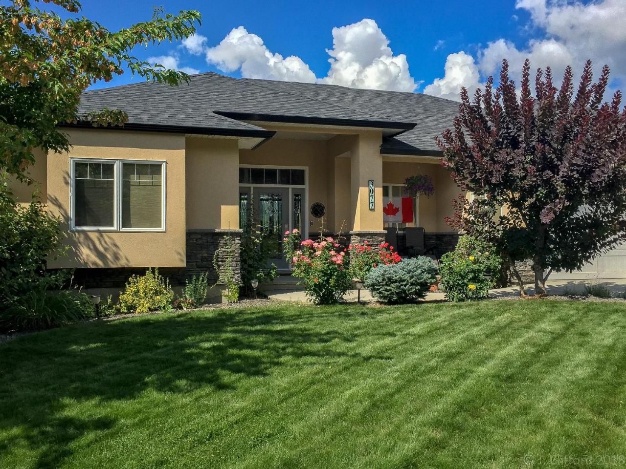 Adela's Bed&Breakfast West Kelowna Exteriör bild