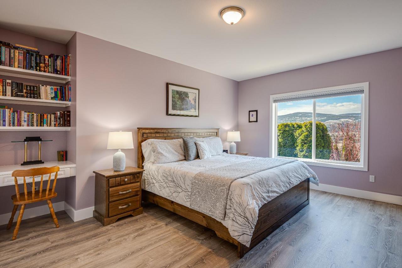 Adela's Bed&Breakfast West Kelowna Exteriör bild